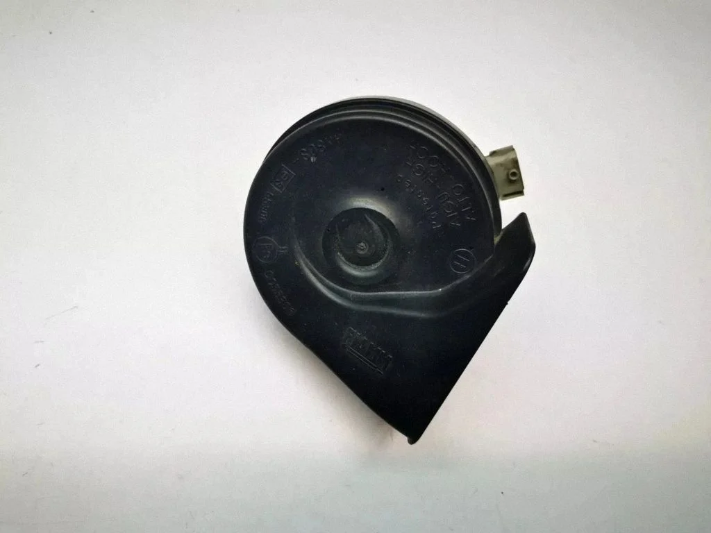 Horn signal – Saab 9-5 (2006-2010)