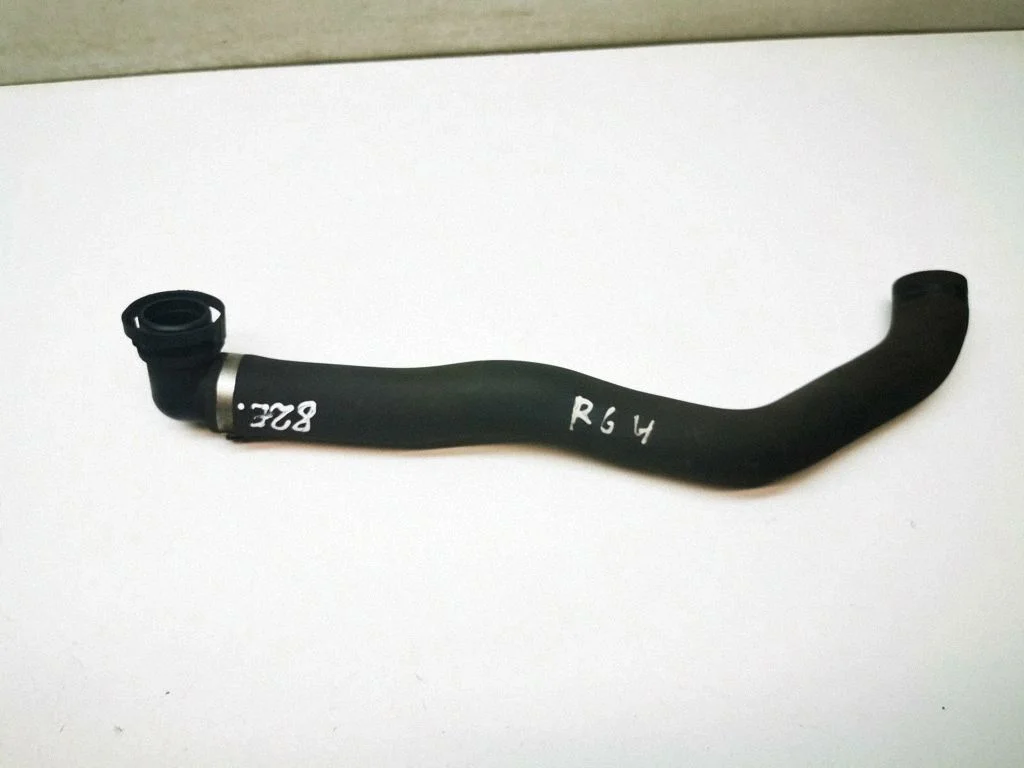 Breather/breather pipe/hose – front