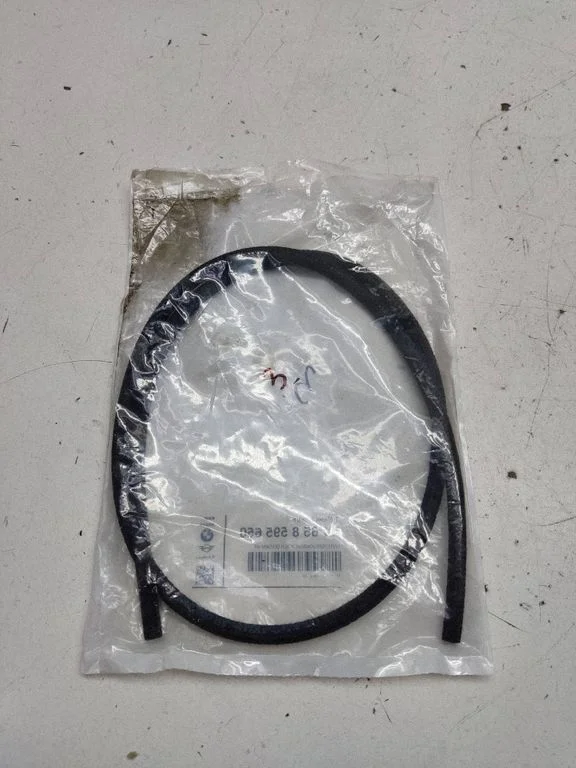 Vacuum line/pipe/hose 8595650