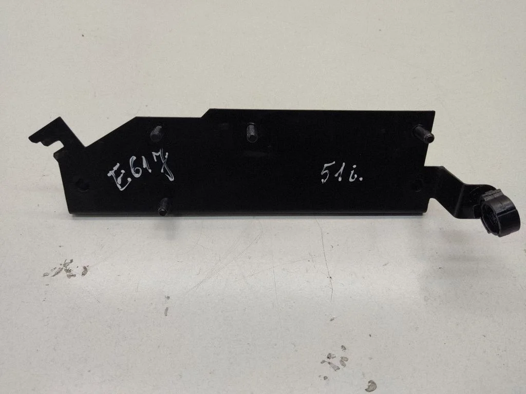 Engine installation wiring loom – front