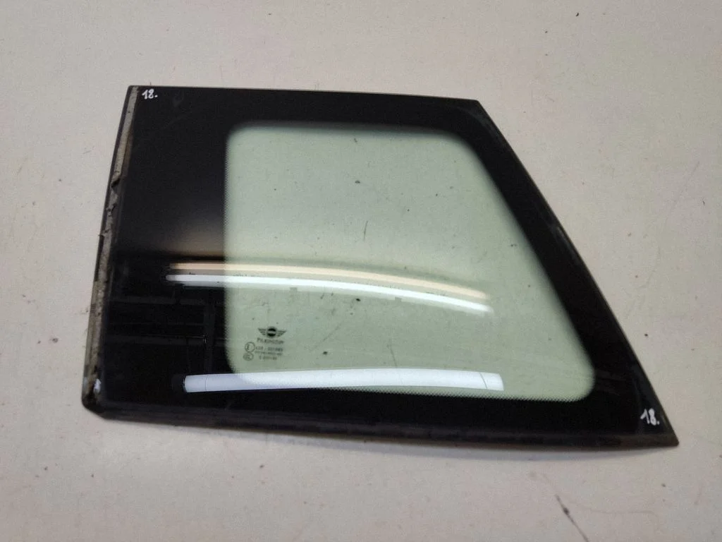 Rear side window 43R001583