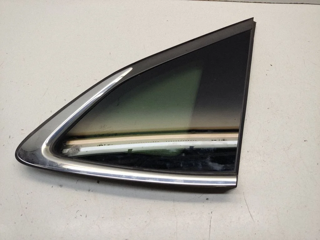 Rear side window 43R000392