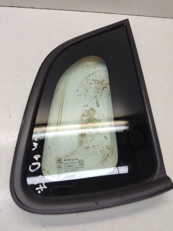 Rear side window 43R000050