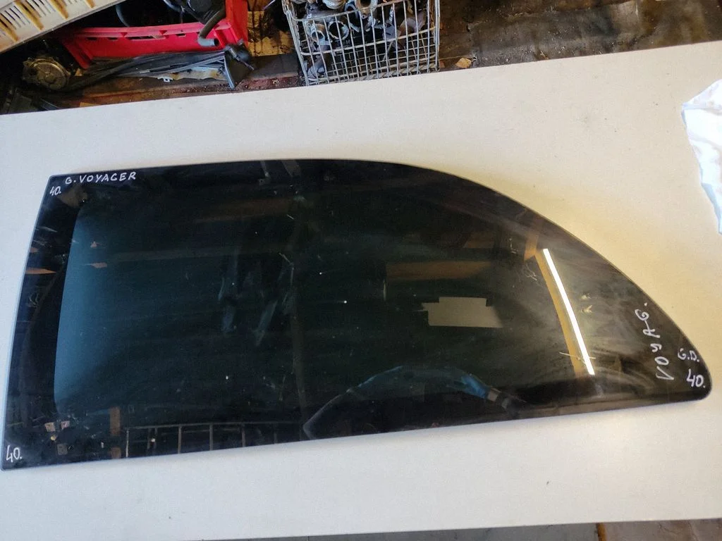 Rear side window 43R002092