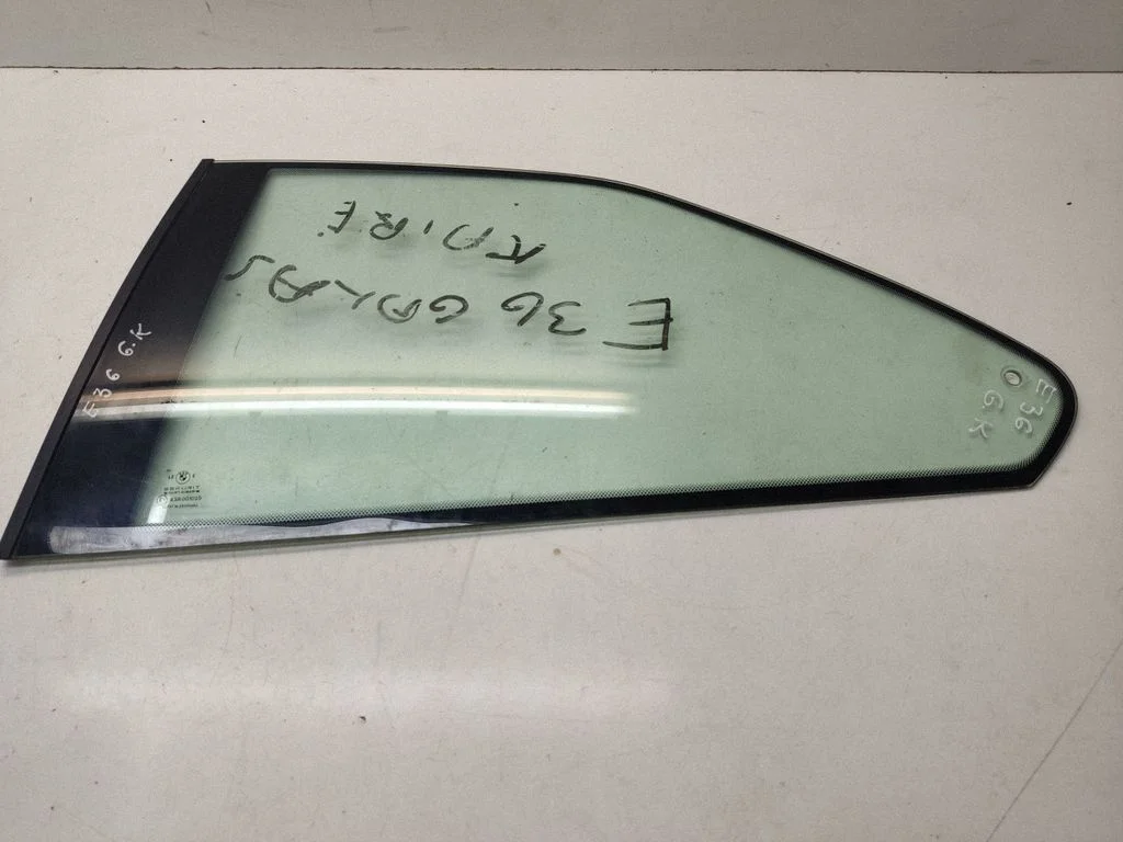Rear side window 43R001025
