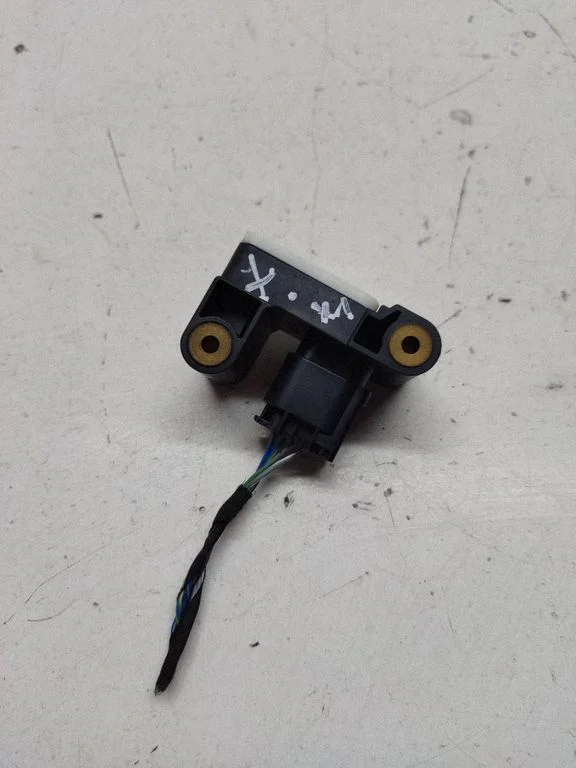 Airbag deployment crash/impact sensor 6911003