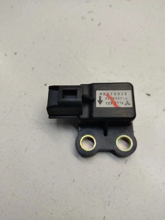 Turvapadja löögiandur MR475078