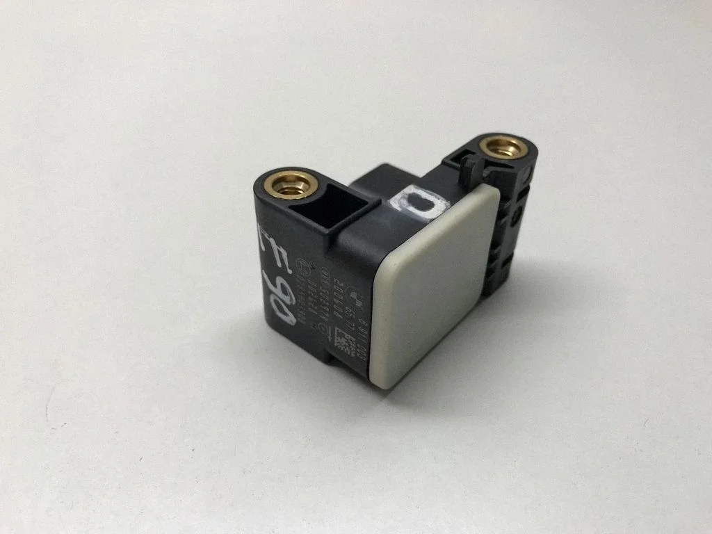 Airbag deployment crash/impact sensor 6911003