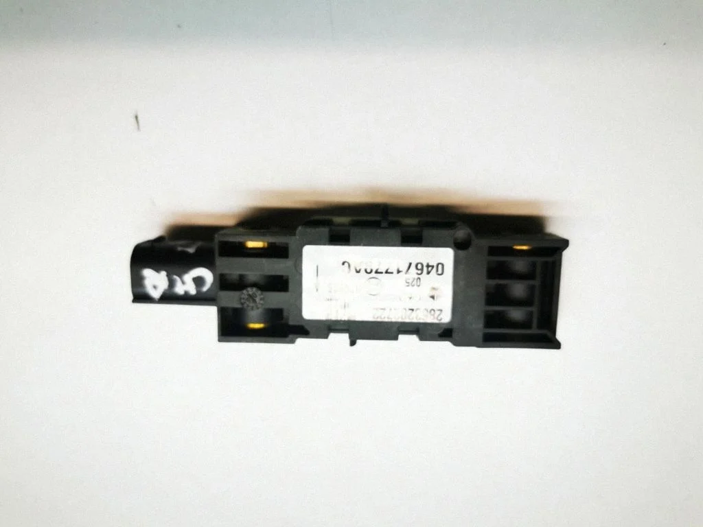 Turvapadja löögiandur 04671779AC