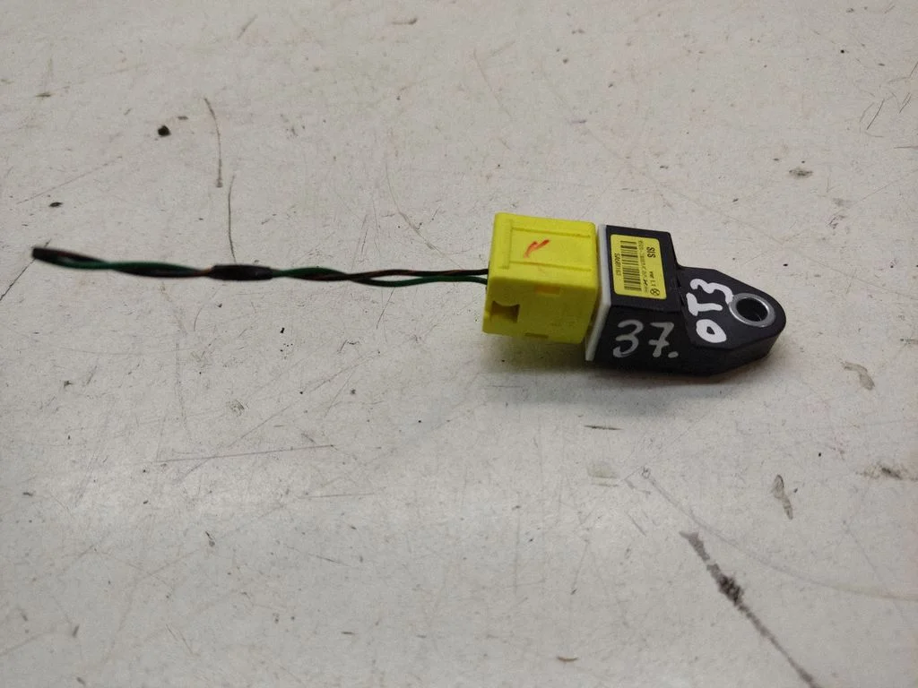 Airbag deployment crash/impact sensor – KIA Optima (2010-2015)