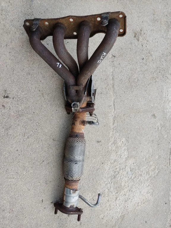 Exhaust manifold – centre