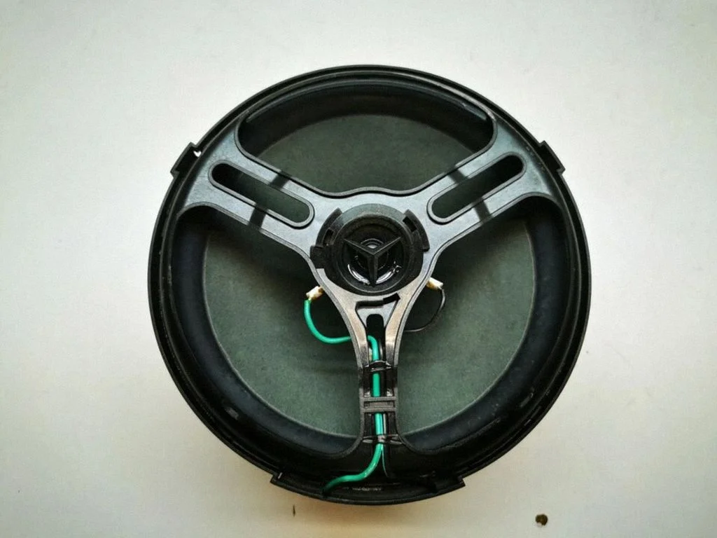 Rear door speaker – Mercedes-Benz C-Class AMG W204 (2007-2014)