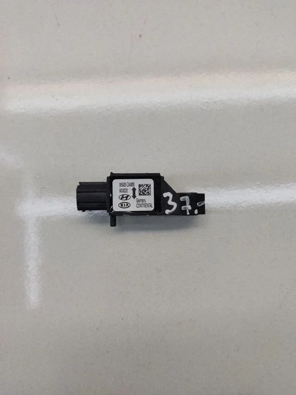 Airbag deployment crash/impact sensor – KIA Optima (2015-2020)