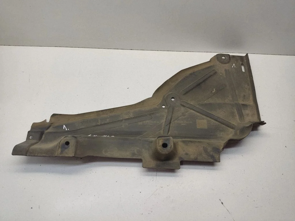 Rear underbody cover/under tray A1646102108