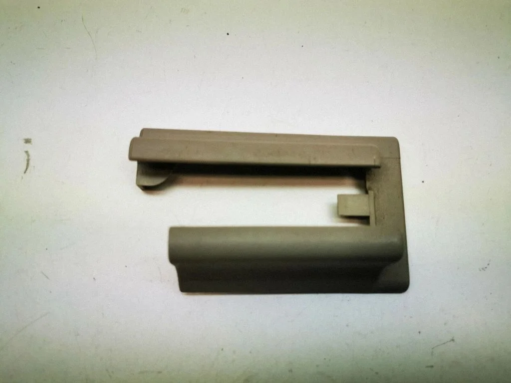 Front passenger seat rail trim – Mercedes-Benz R-Class W251 (2005-2013)