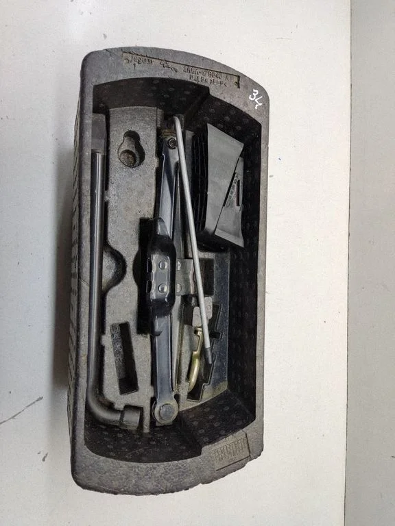 Tööriistakomplekt 2R8A17B043AB