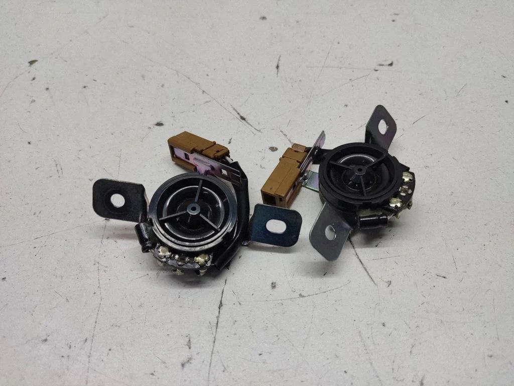 Front door high frequency speaker SPB911100