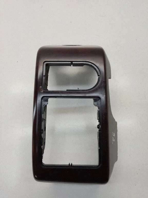 Radio/GPS head unit trim 8263428