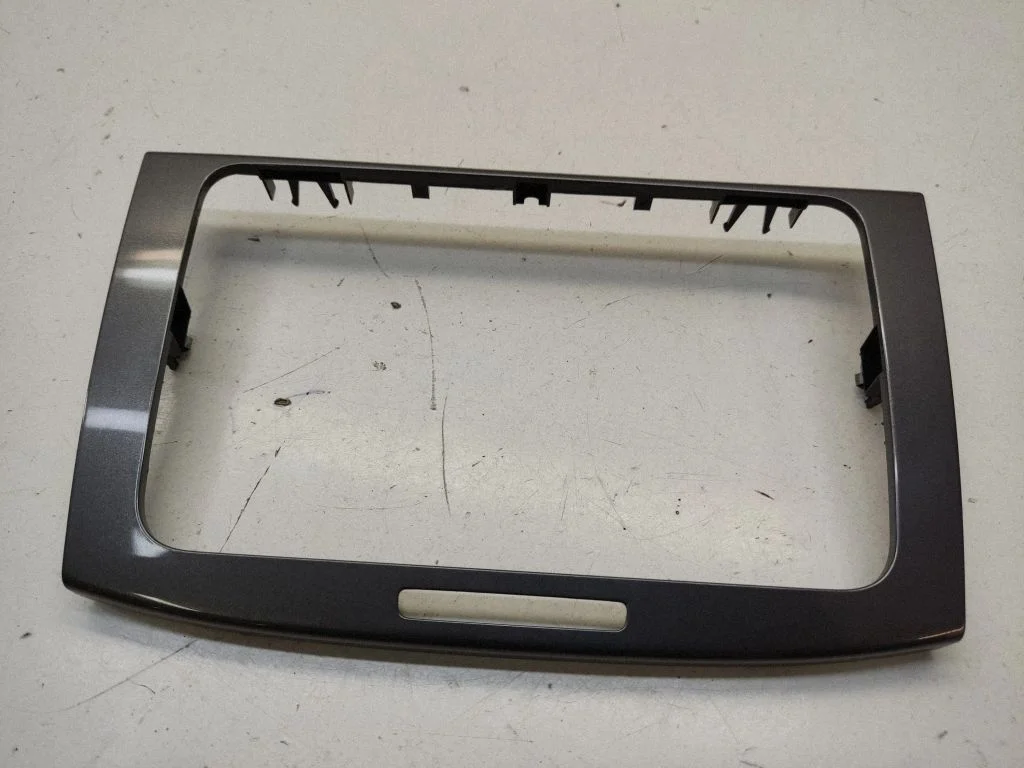 Radio/GPS head unit trim 3C0858069
