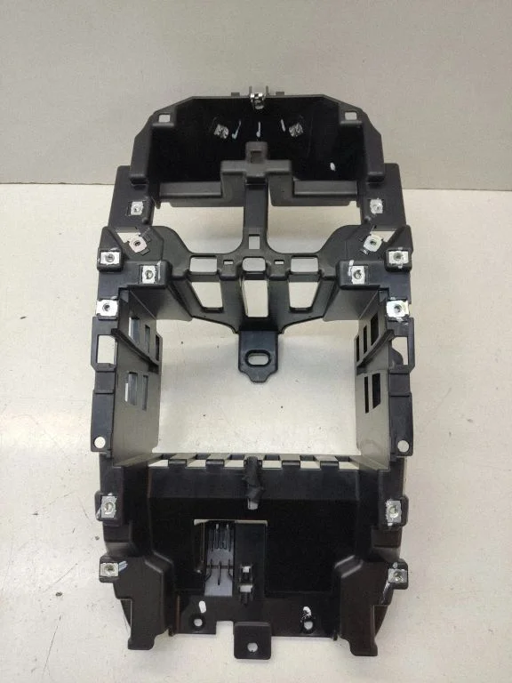 Radio/GPS head unit trim 9801444