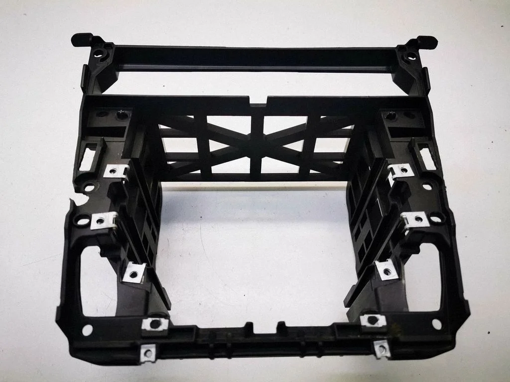 Ramka radia/nawigacji – BMW Seria 5 E60 E61 (2004-2010)