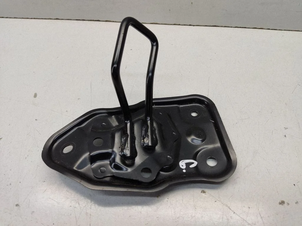 Seat back rest lock catch – Toyota C-HR I (2016-2023)