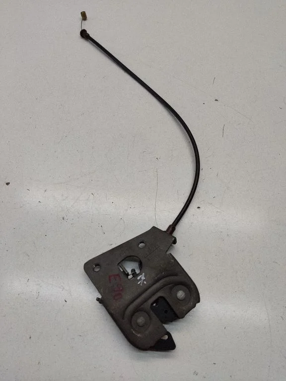 Seat back rest lock catch – BMW 3 Series E90 E91 (2005-2012)