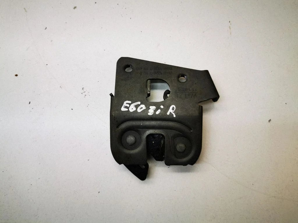 Seat back rest lock catch – BMW 5 Series E60 E61 (2004-2010)