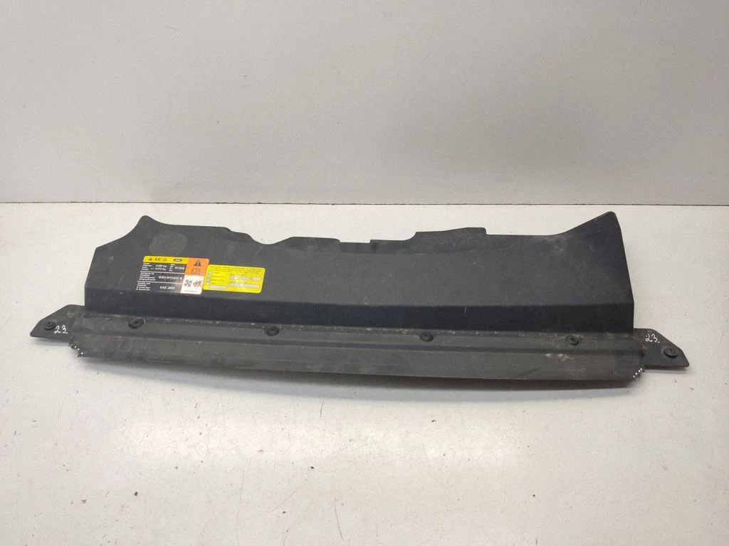 Radiator trim 4M518200AJ