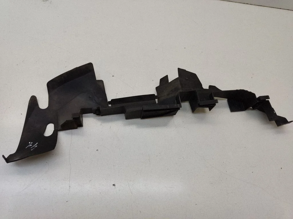 Radiator trim 4Z7121284C