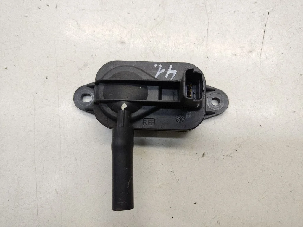 Exhaust gas pressure sensor – Mitsubishi Outlander (2007-2012)