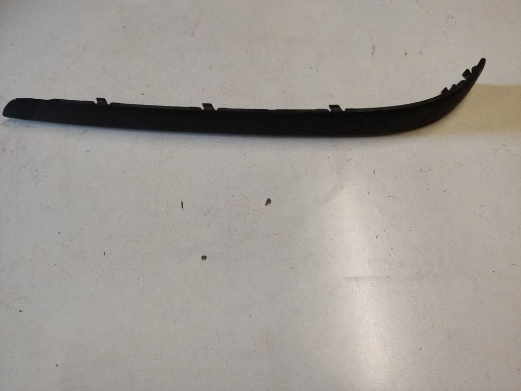 Rear bumper trim bar molding 8195316