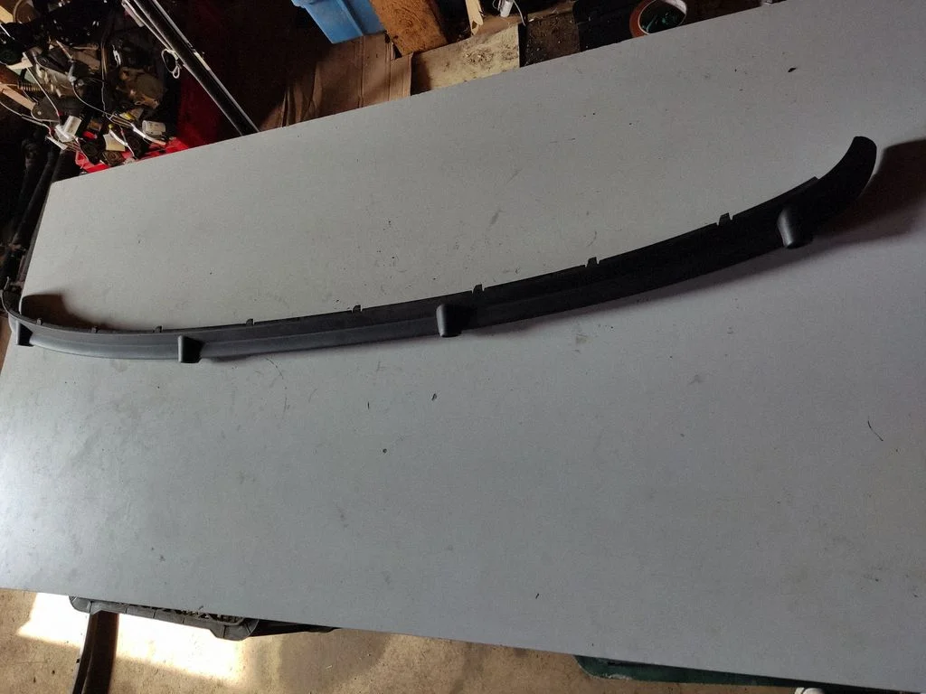 Rear bumper trim bar molding – BMW 3 Series E46 (1998-2005)