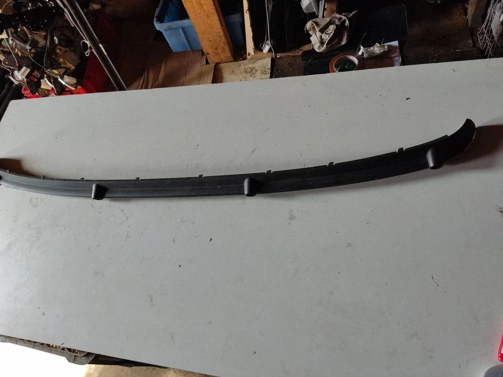 Rear bumper trim bar molding – BMW 3 Series E46 (1998-2005)