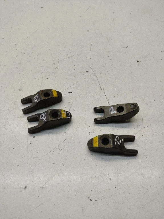 Fuel Injector clamp holder – front