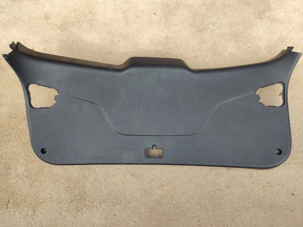 Tailgate trim 817513U000