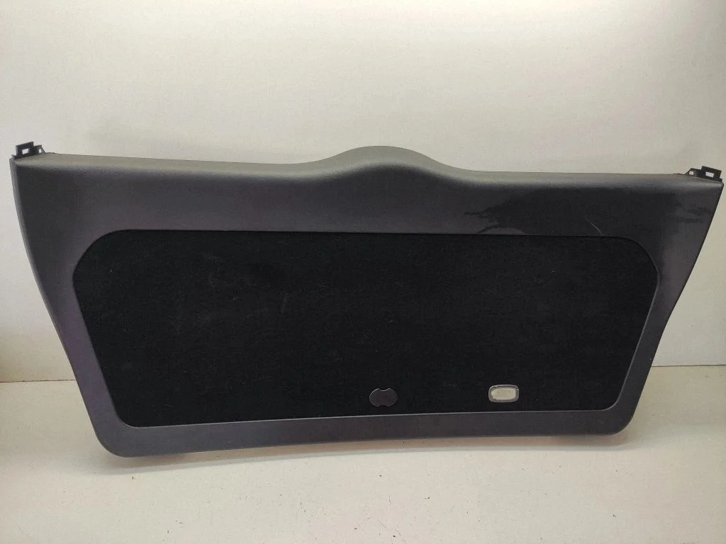 Tailgate trim – Mercedes-Benz ML-Class W164 (2005-2011)