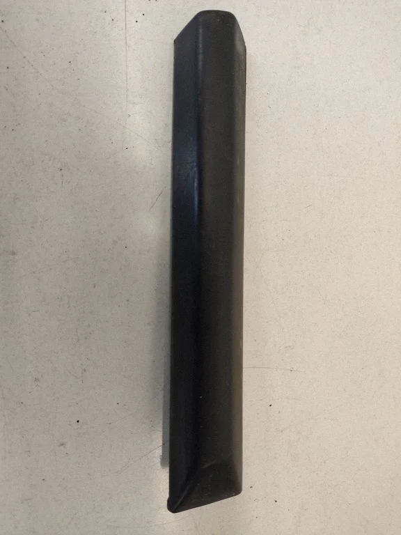 Fender trim (molding) 1960729