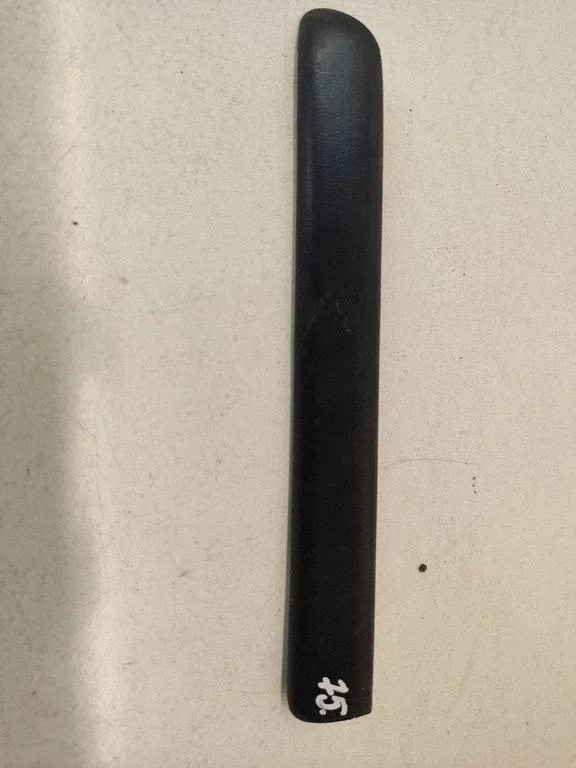 Fender trim (molding) 8208448