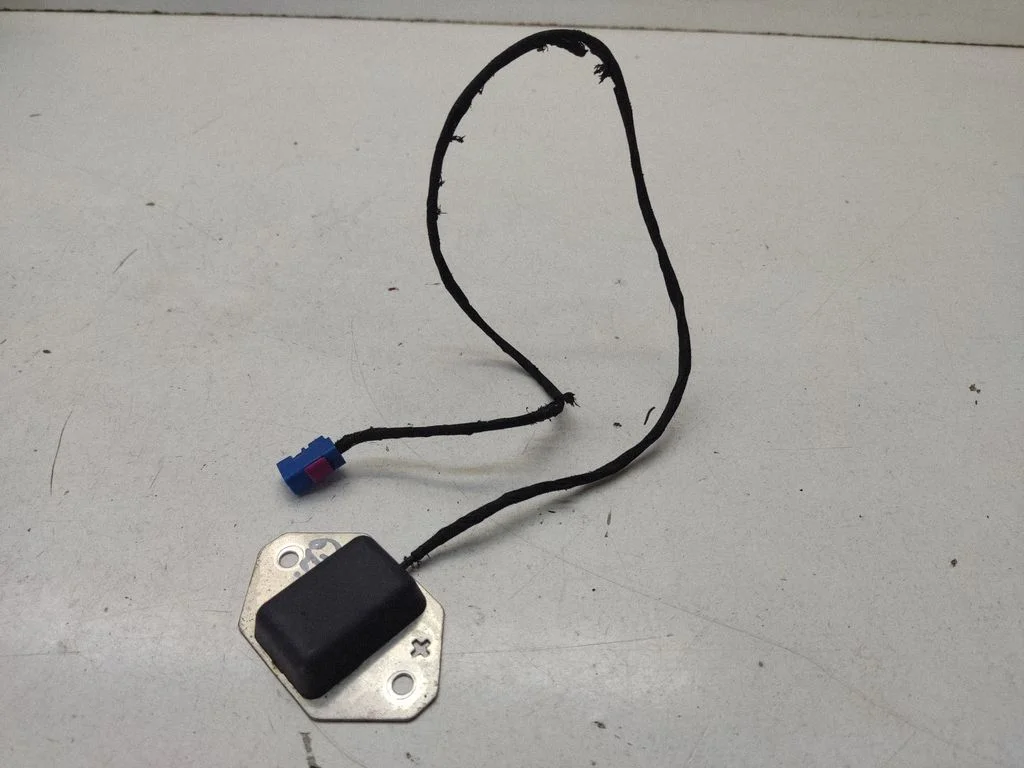 Aerial GPS antenna 05064186AA