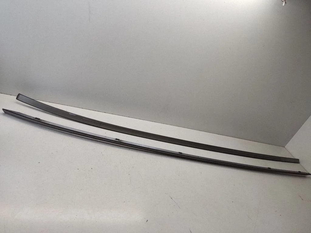 Roof trim bar molding cover – Mercedes-Benz R-Class W251 (2005-2013)