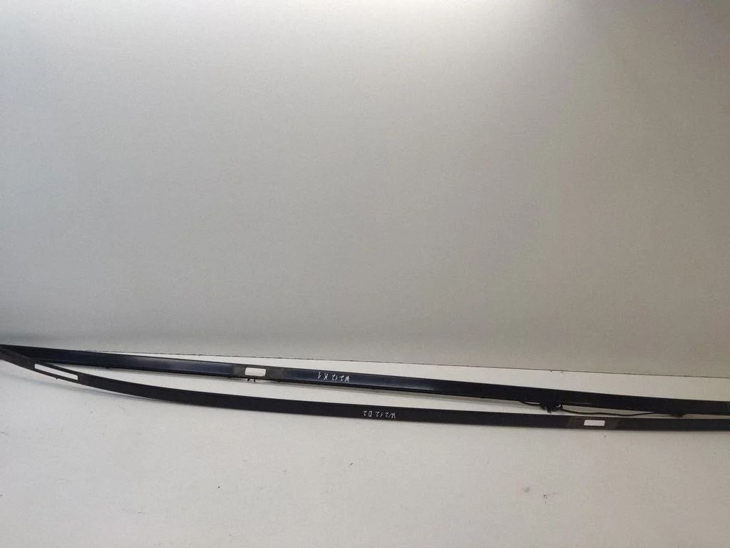 Roof trim bar molding cover – Mercedes-Benz E-Class W212 (2009-2016)
