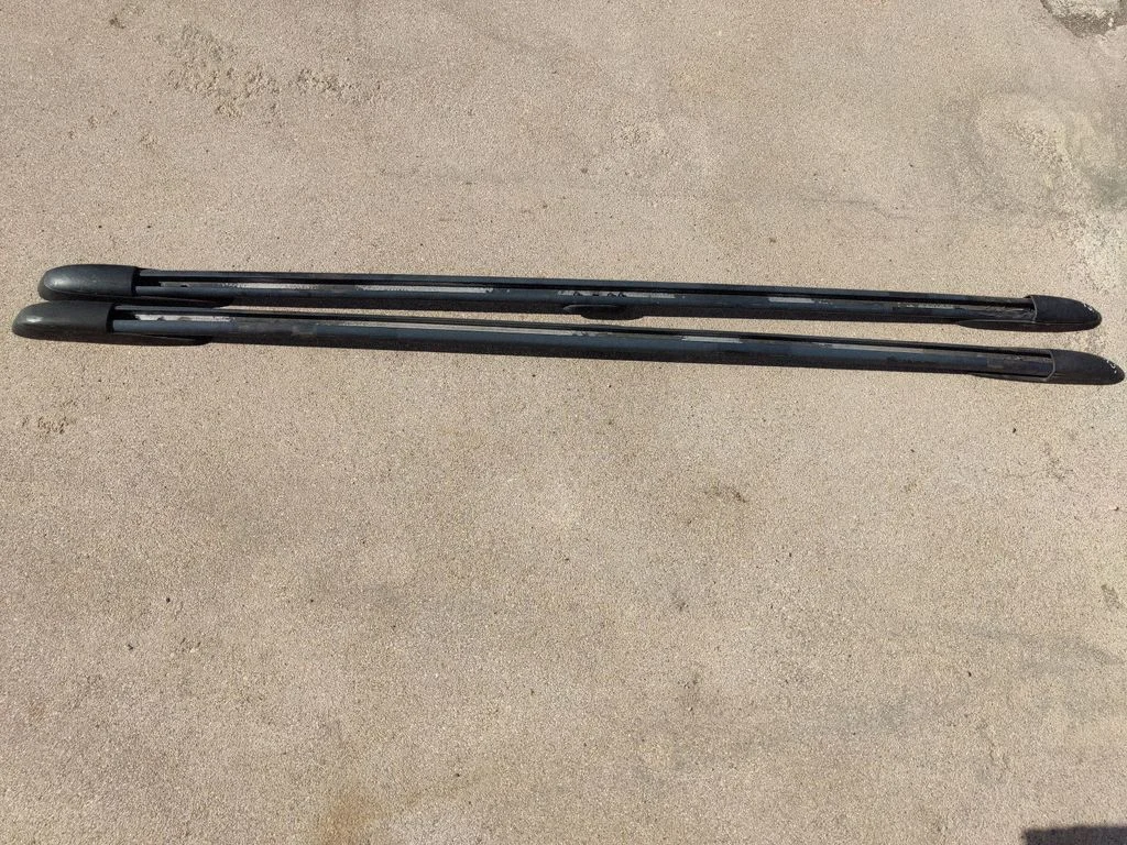 Roof bar rail – Chrysler Voyager (2004-2007)