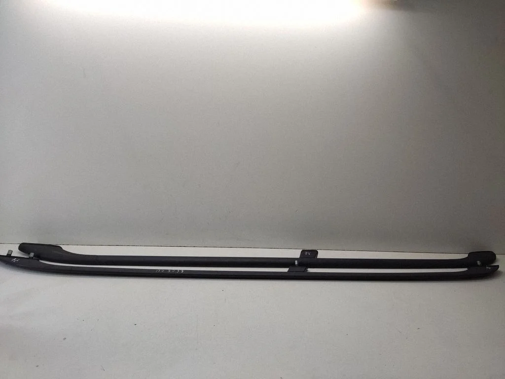 Roof bar rail – centre