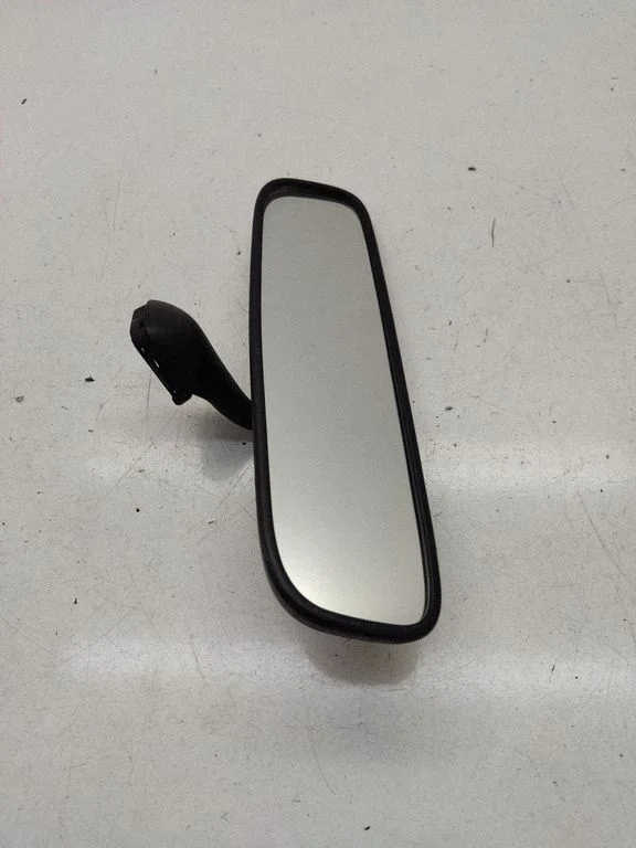 Rear view mirror (interior) E4022143