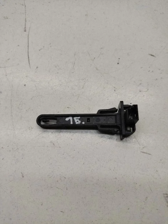 Interior temperature sensor 3422660