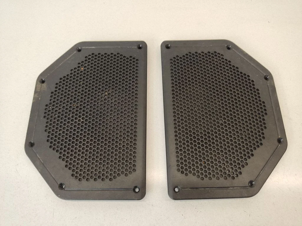 Subwoofer grill/trim – BMW 3 Series E90 E91 (2005-2012)