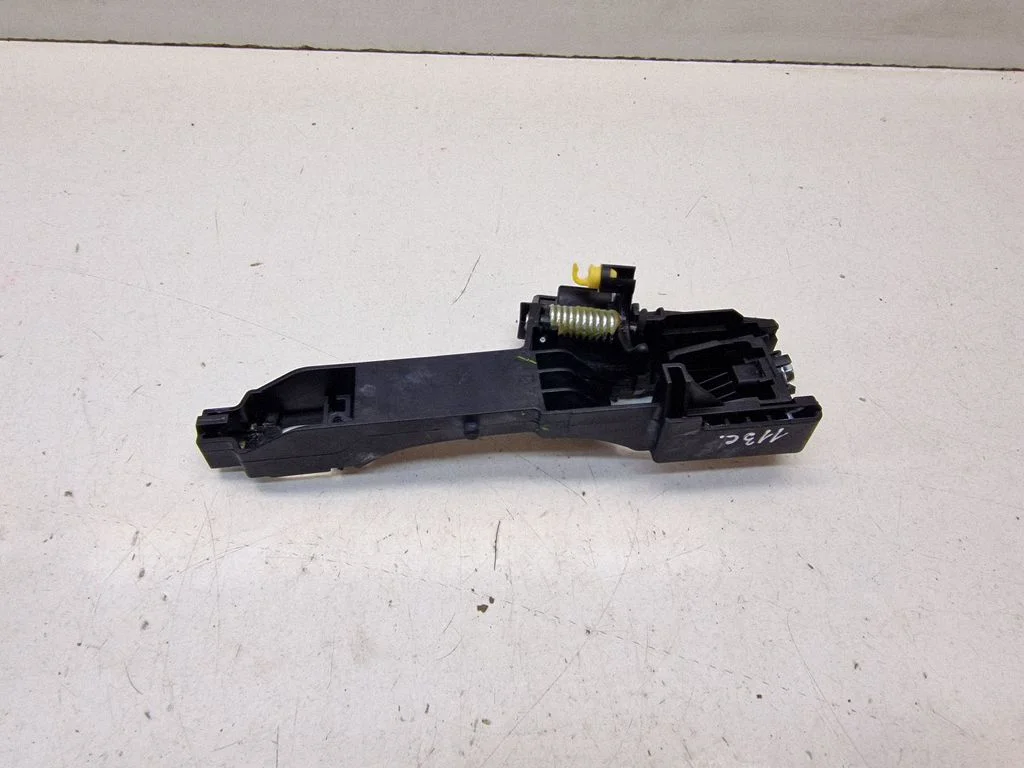 Rear door exterior handle/bracket – KIA Ceed (2018-)