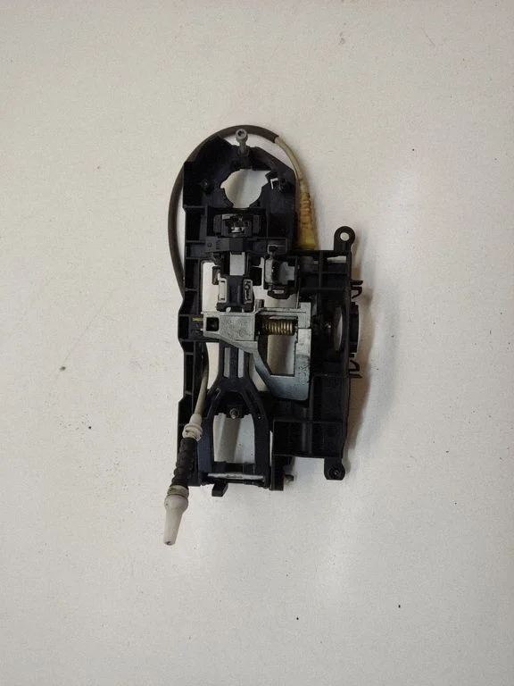 Rear door exterior handle/bracket – BMW 5 Series F10 F11 (2009-2016)