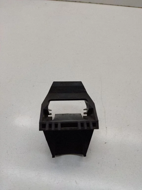 Radiator mount bracket 1436264